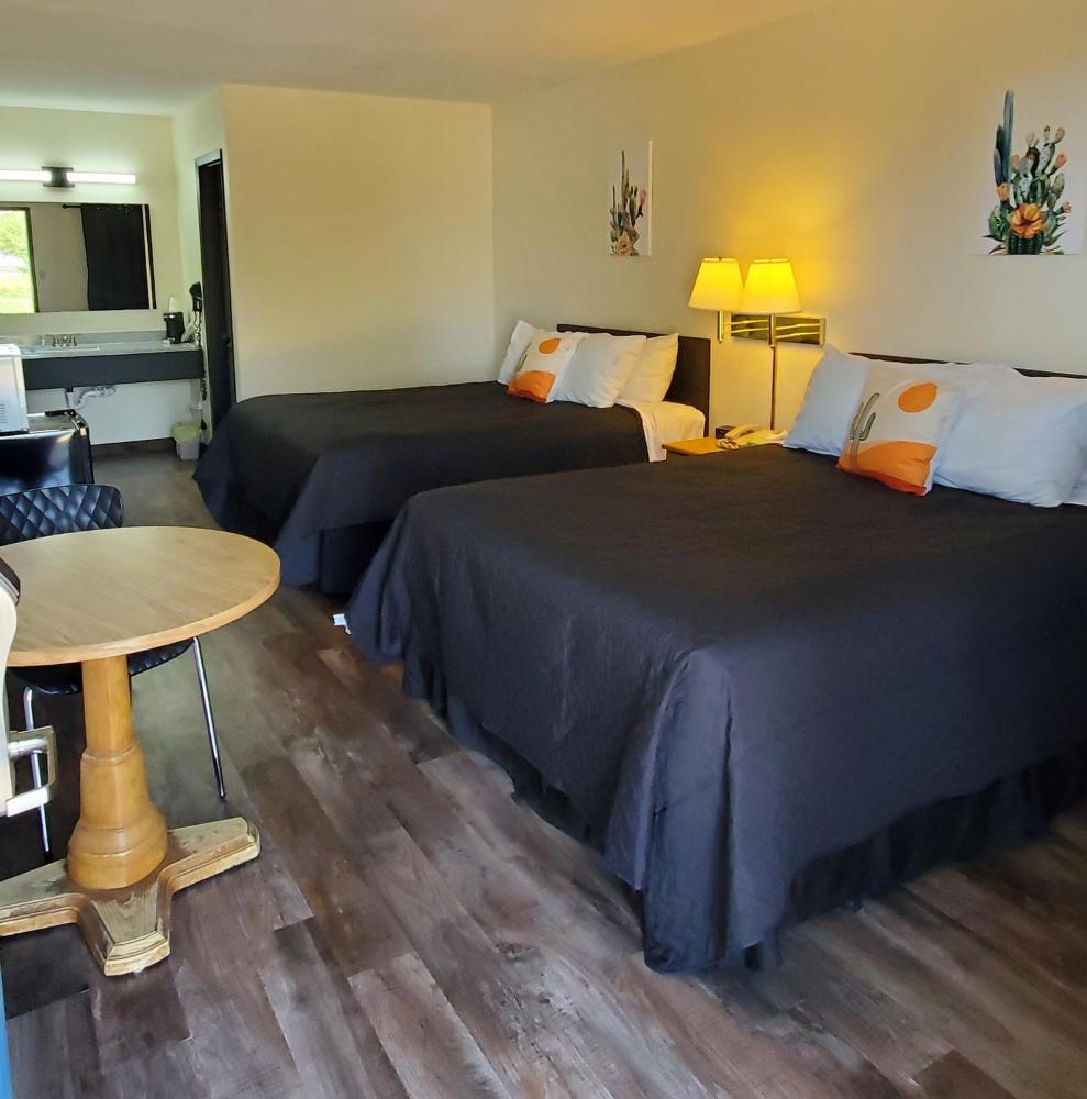 Queen Room interior